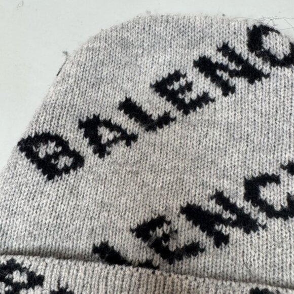 Authentic Balenciaga Grey & Black Logo Beanie – Unisex - Picture 10 of 13